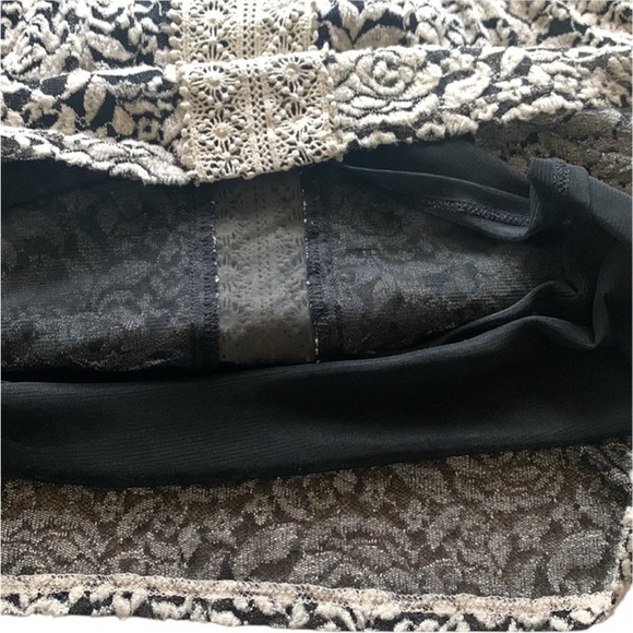 JohnPaulRichard Detailed Key Hole Shirt - Picture 4 of 6